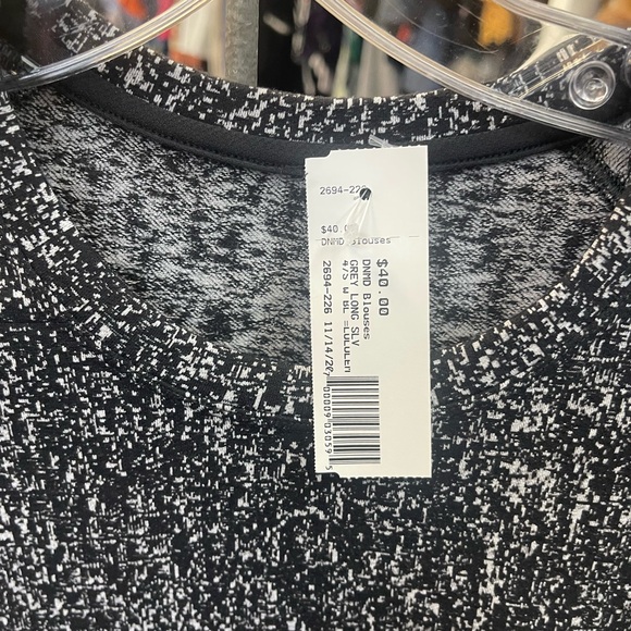 lululemon athletica Black and White Crewneck Sweater - Picture 2 of 5